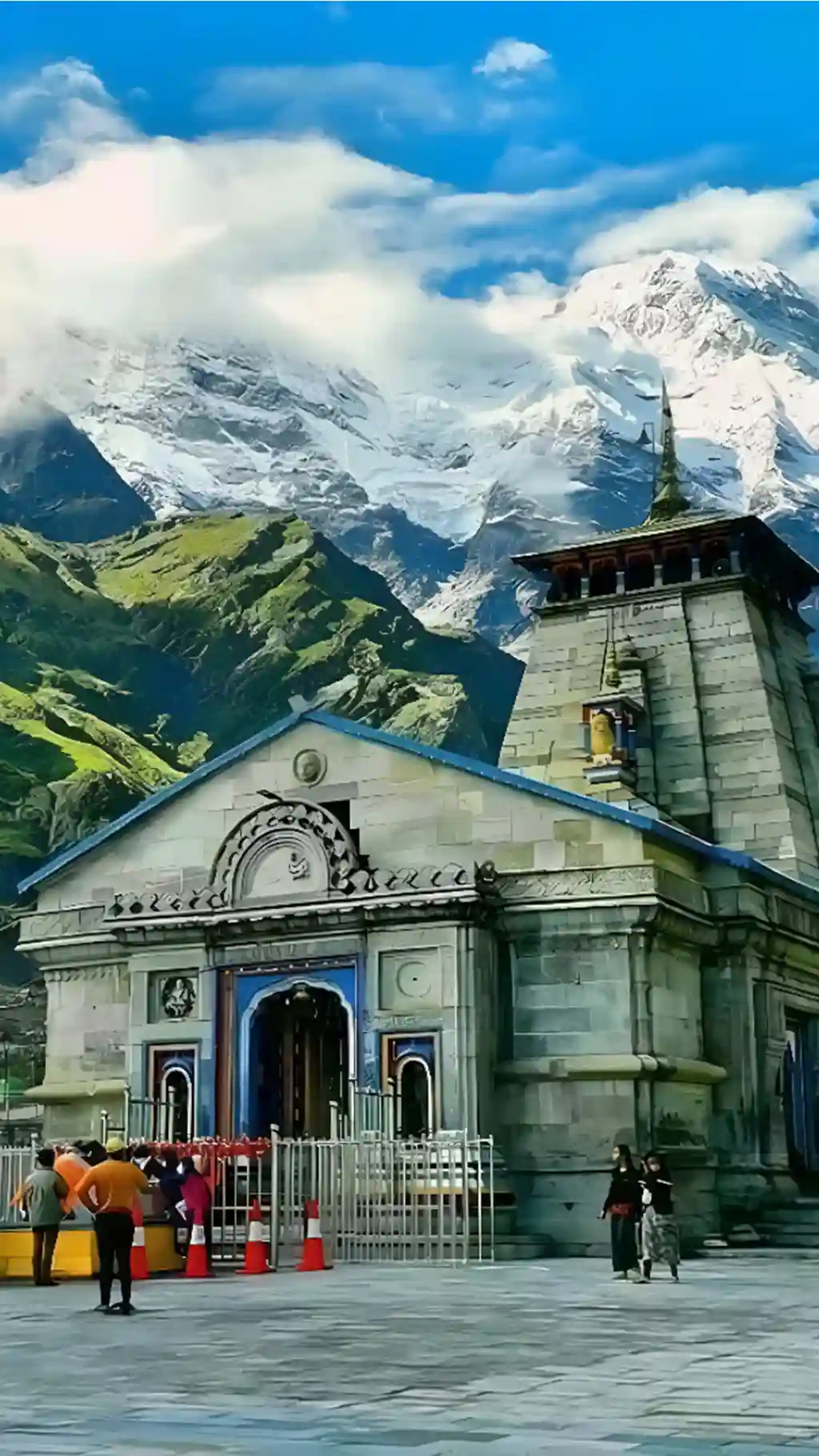 गंगोत्री से बद्रीनाथ तक, जानें चारधाम के पवित्र मंदिरों से जुड़ें कुछ रोचक और ऐतिहासिक तथ्य!