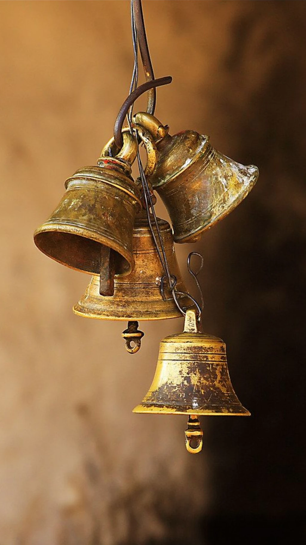 मंदिर में प्रवेश के समय आखिर क्यों बजाई जाती है घंटी?