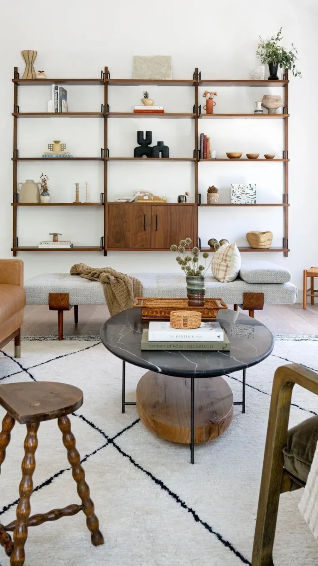 घर के डेकॉर में शामिल करें ये शानदार Vaastu Items, नेगेटिविटी होगी गायब 