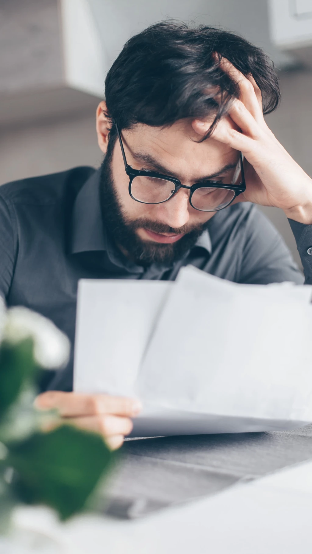 घर में इन चीजों को खाली रखने से आ जाएगी कंगाली